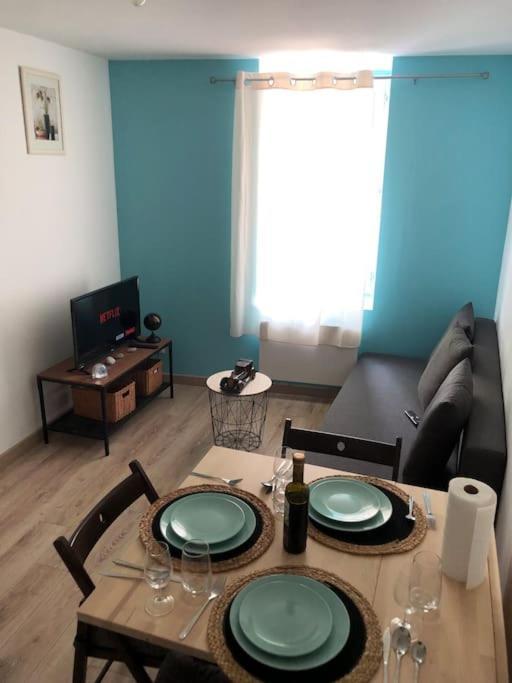 Superbe Appartement Meuble Refait A Neuf Tricastin Pierrelatte Exterior foto